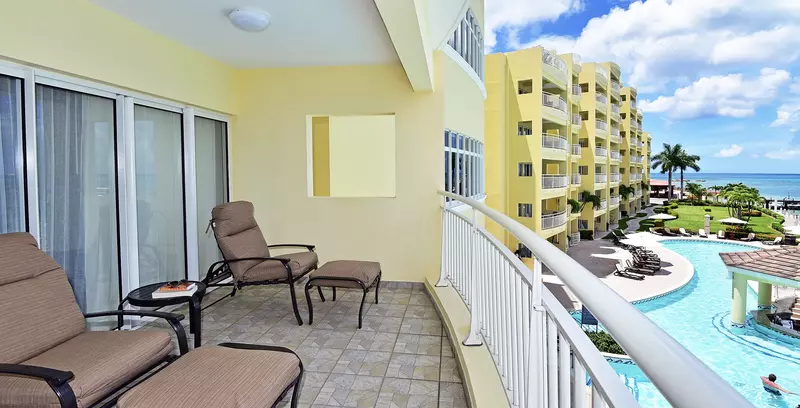 AmeriFaggle 1 Bedroom Suit AmeriFaggle 1 Bedroom Suit